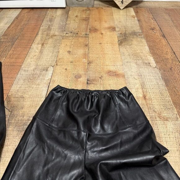 Wilfred Free Daria Pant High Waisted Vegan Leather Leggings Black Size XS - Picture 7 of 14